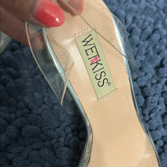 NWOT…WetKiss Silver Stiletto Heels with Rhinestone Embellishments Sz 8 - Picture 2 of 5